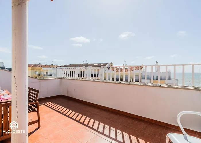 Апартаменты Casa Do Terraco - Center Of With Sea View Санта-Круш